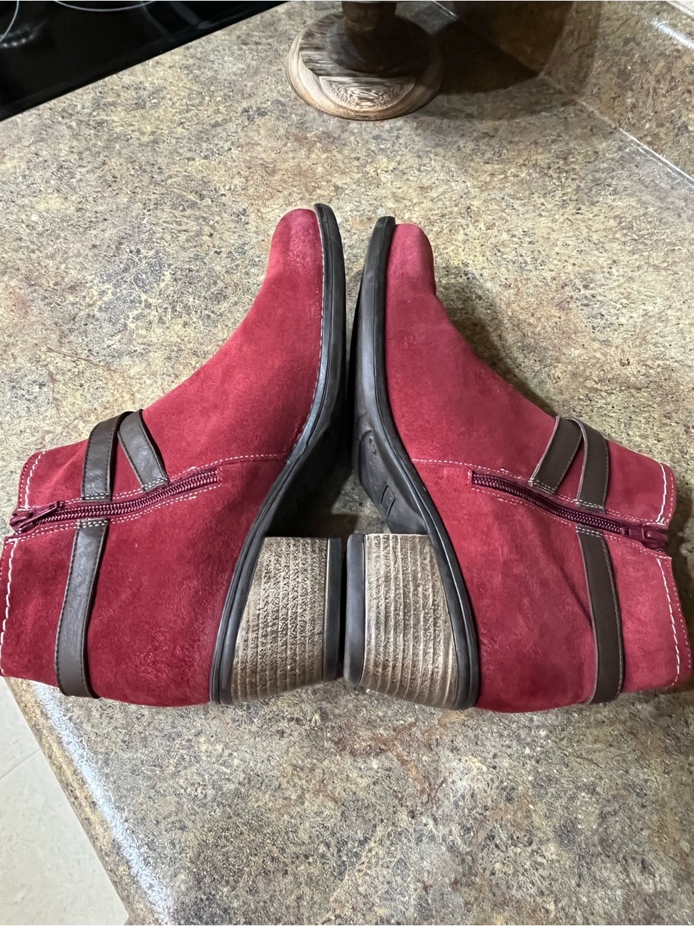 Børn Grenville Women’s Burgundy Suede Ankle Boots Size 11 Strappy Buckle Western - Picture 8 of 10